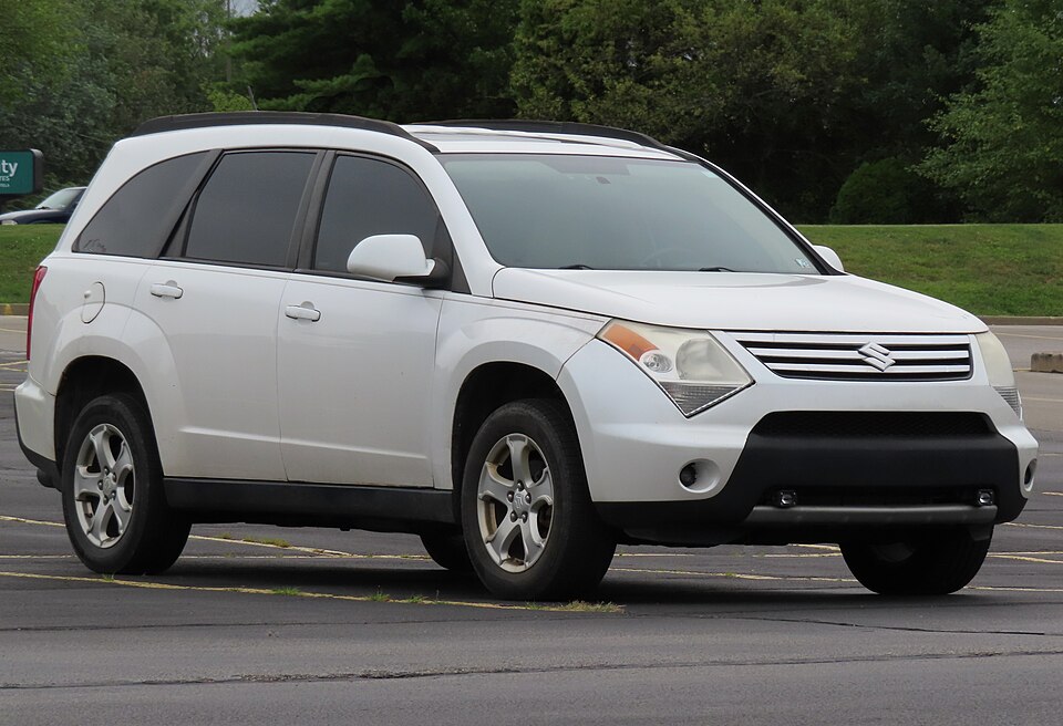 2009 Suzuki XL7 Luxury, front right, 07-10-2024
