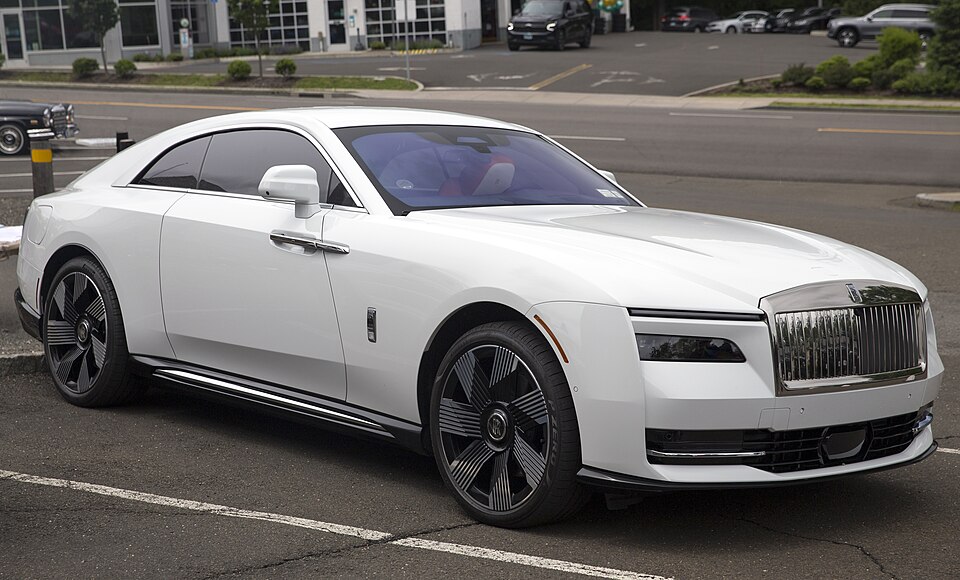 2024 Rolls-Royce Spectre in Arctic White, front right