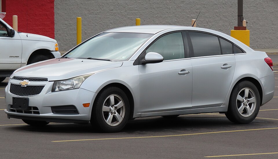 2012 Chevrolet Cruze 1LT, front left, 08-25-2023