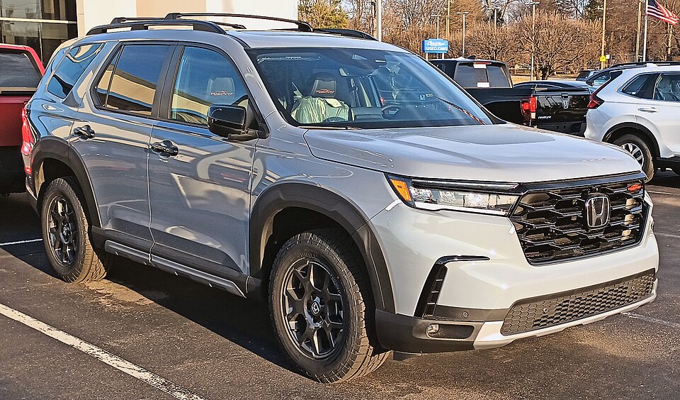 2023 Honda Pilot (front view)