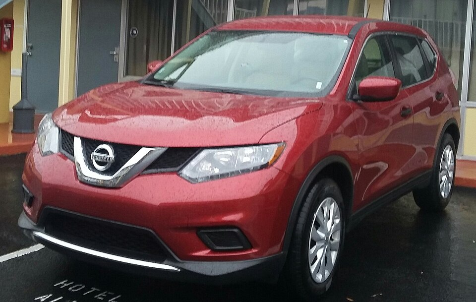 '16 Nissan Rogue -- Front
