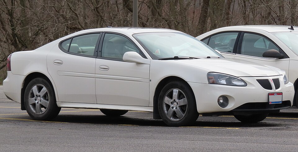 2007 Pontiac Grand Prix GT, front right, 03-08-2024