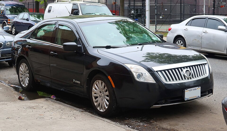 2010 Mercury Milan Hybrid, front 5.14.22