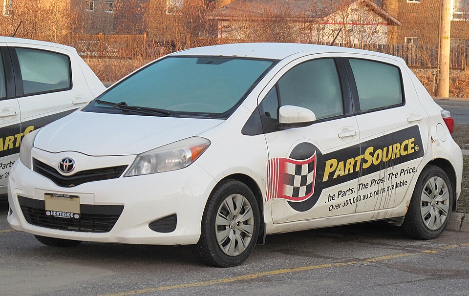 2013 Toyota Yaris LE in Super White (PartSource), Front Left, 04-20-2022