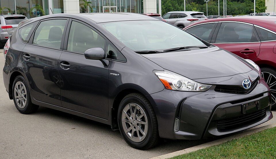 2017 Toyota Prius v in Magnetic Grey Metallic, Front Right, 09-05-2022