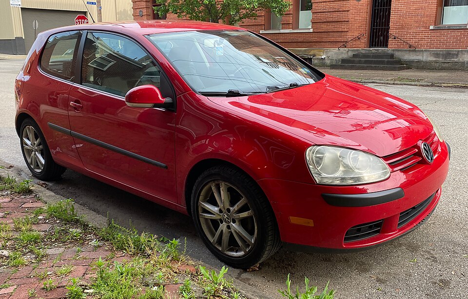 2007 Volkswagen Rabbit 3-door 2.5L in Tornado Red, front right, 05-20-2022