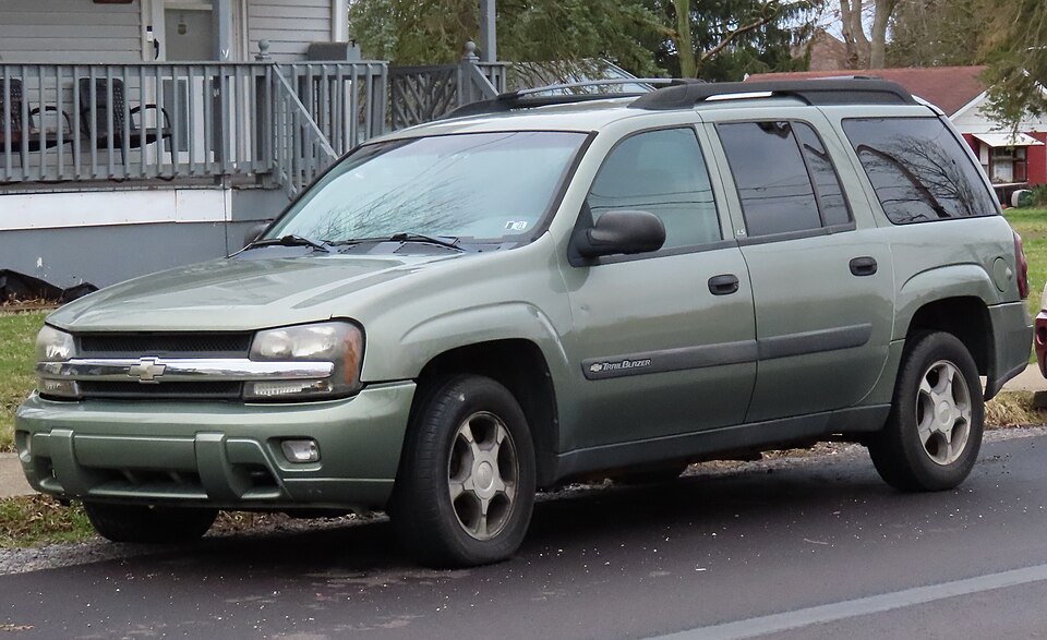 2004 Chevrolet TrailBlazer EXT LS 4x4, front left, 03-24-2023