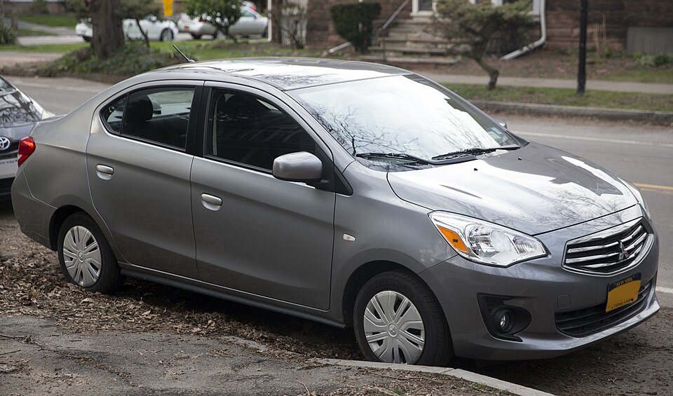2019 Mitsubishi Mirage G4 ES in Mercury Gray Metallic, front left