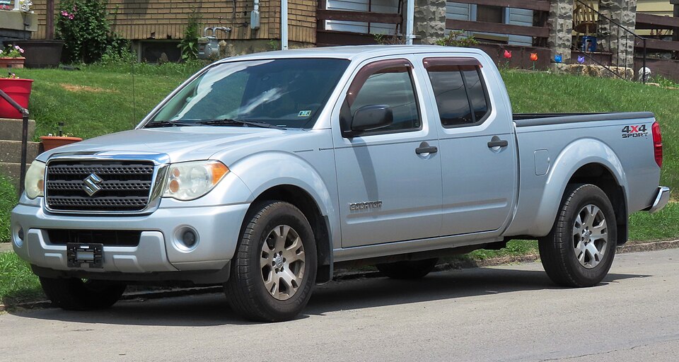 2011 Suzuki Equator Sport Crew Cab Long Bed 4x4, front left, 07-14-2023