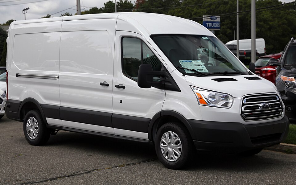 2015 Ford Transit 250 MR 148", fR