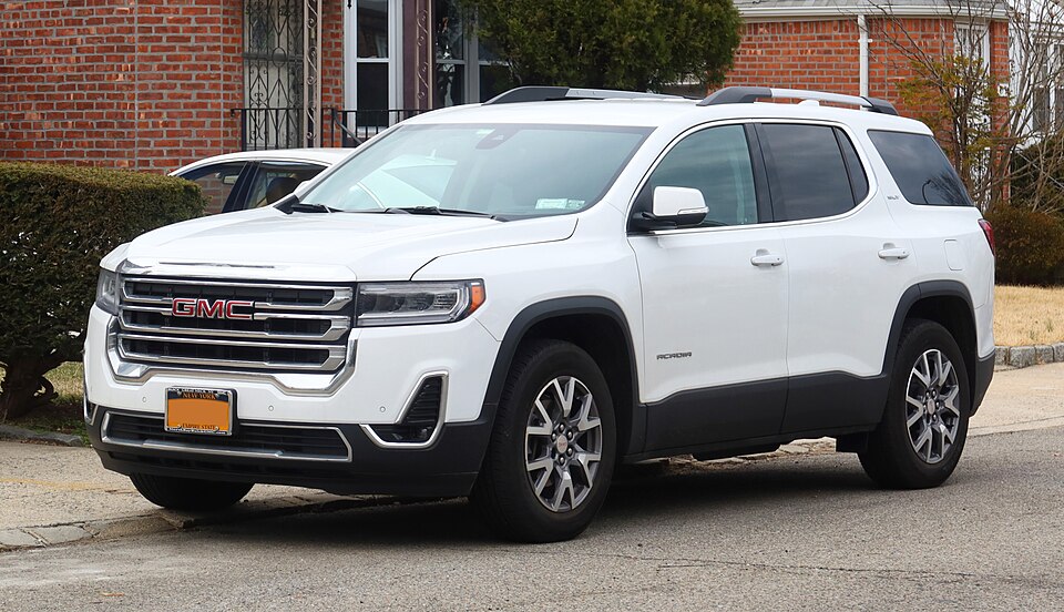 2020 GMC Acadia SLT (facelift), front 3.7.22