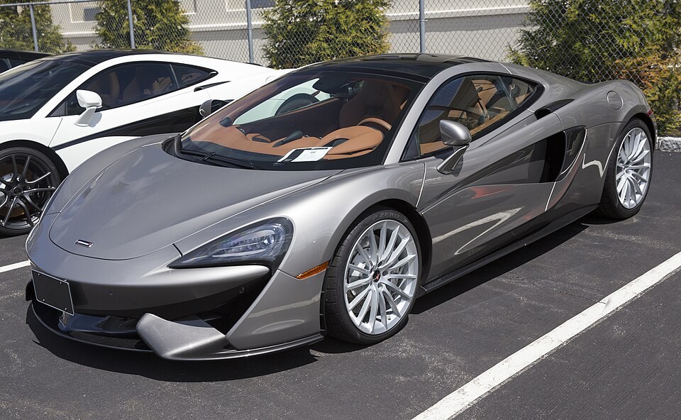 2017 McLaren 570GT, Blade Silver, front left