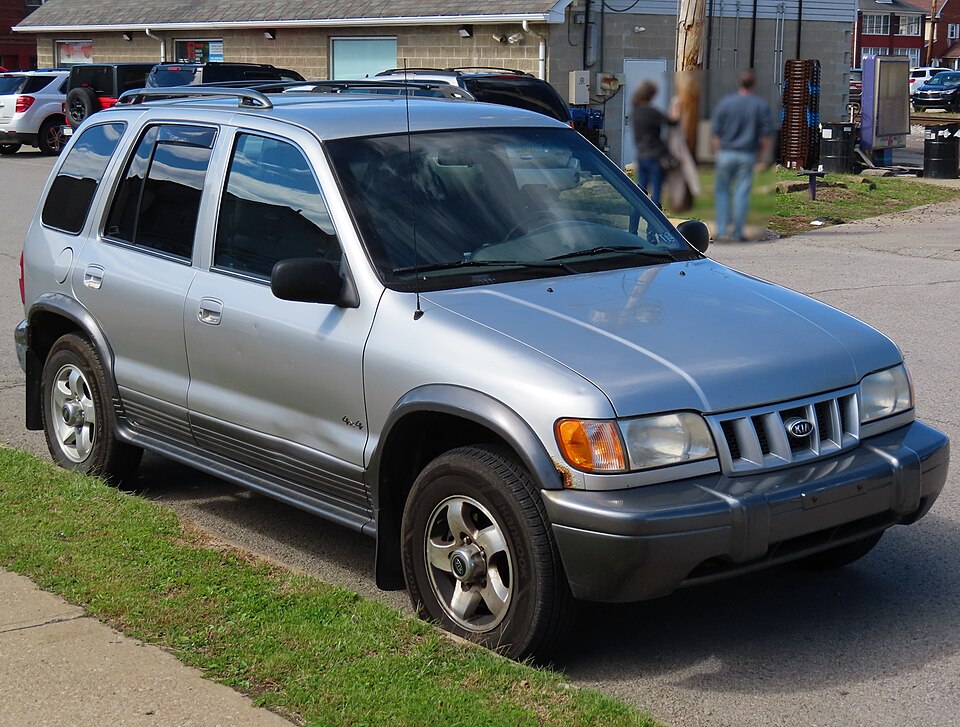 2002 Kia Sportage 4-Door, front right, 09-24-2022
