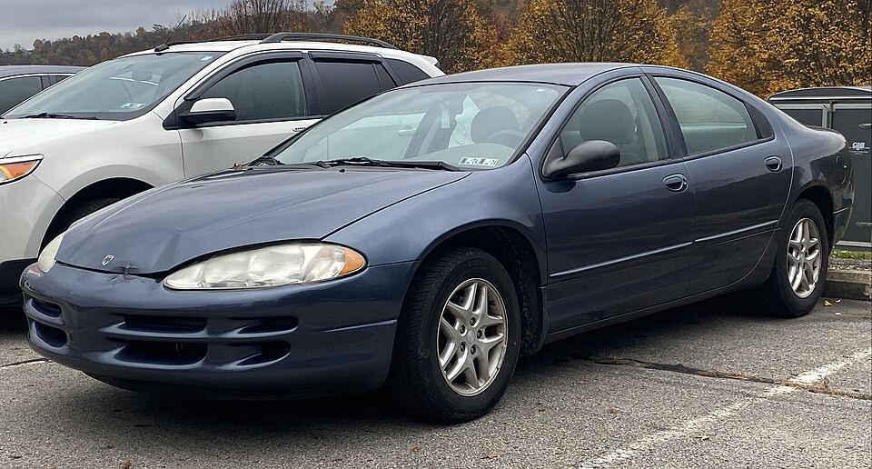 2003 Dodge Intrepid SE in Deep Sapphire Blue Metallic, front left, 10-28-2023