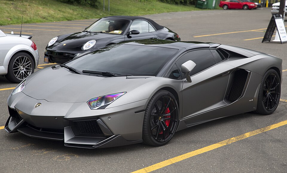 2015 Lamborghini Aventador LP700-4 Roadster in Grigio Titans, front left