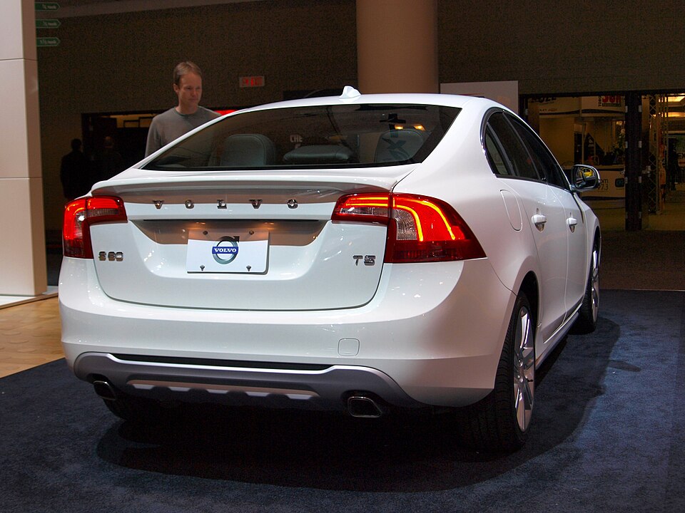 2011 Volvo S60 T5 (5484042252)