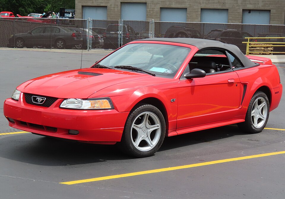 2000 Ford Mustang GT convertible, front left, 06-06-2026