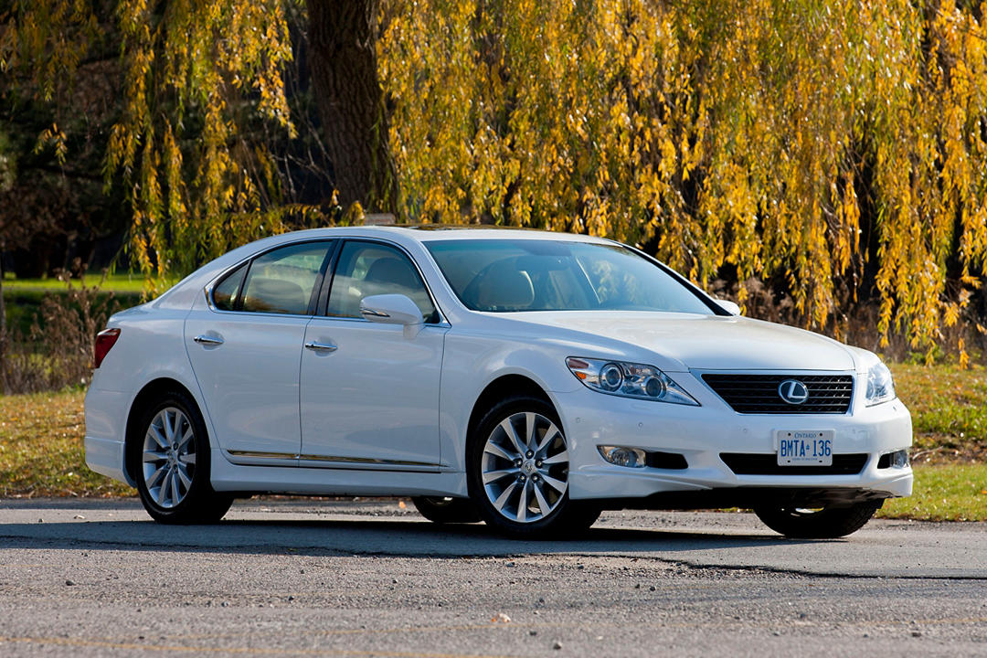 2012 Lexus LS 460S 01