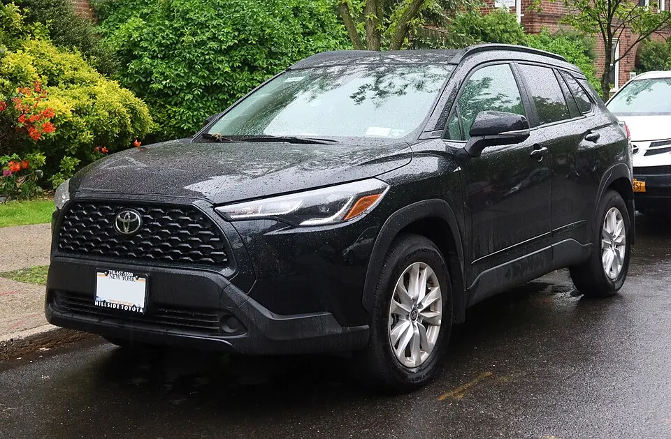 2022 Toyota Corolla Cross LE, front 5.14.22, photographed in United States
