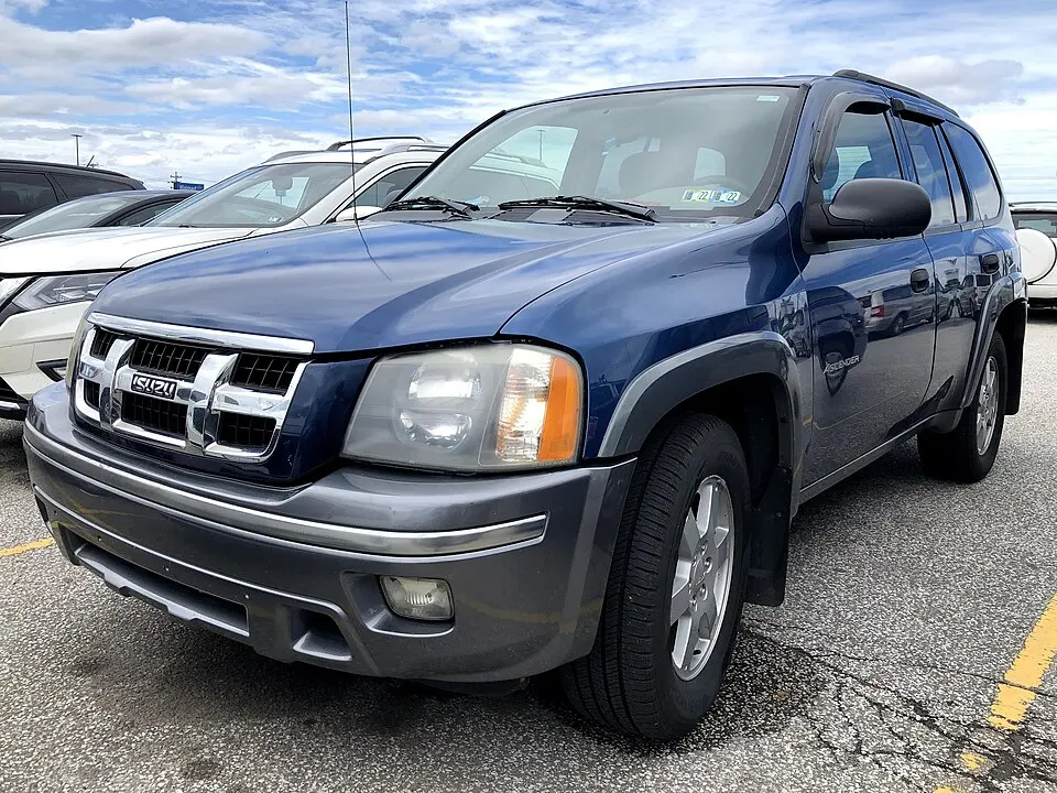 2005 Isuzu Ascender 5-passenger in Adriatic Blue, front left, 5-29-2021, photographed in United States