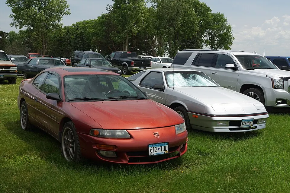 1998 Dodge Avenger & 1988 Dodge Daytona (35016467111), photographed in United States