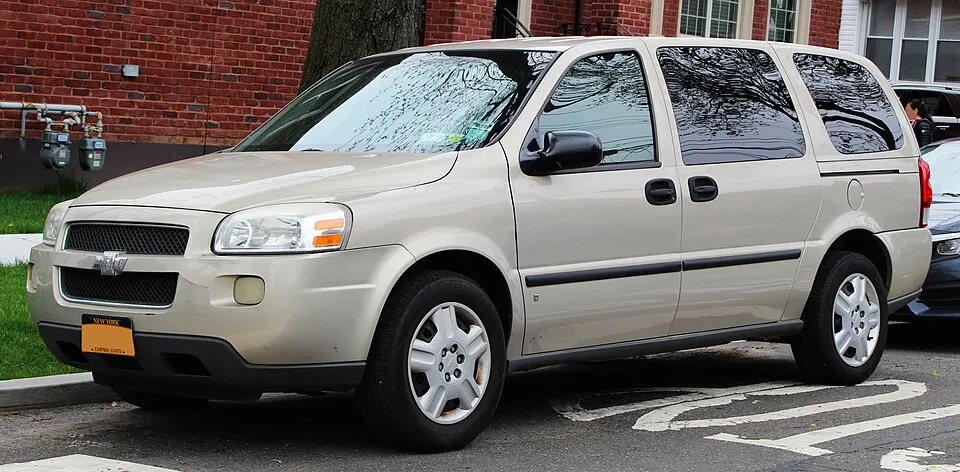 2007 Chevrolet Uplander LS 3.9L front 4.22.19, photographed in United States