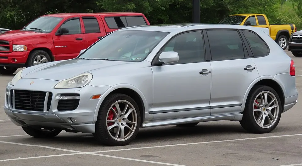2009 Porsche Cayenne GTS, front left, 06-13-2023, photographed in United States