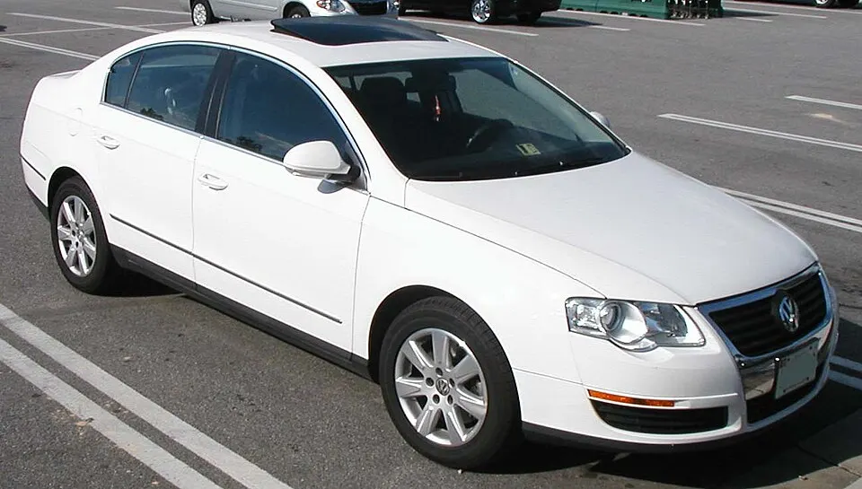 06-VW-Passat, photographed in United States