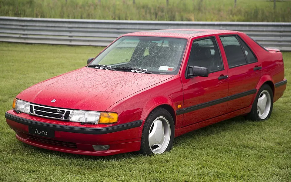 1995 Saab 9000 Aero in Imola Red, front left (Lime Rock), photographed in United States
