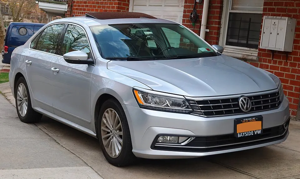 2016 Volkswagen Passat SE, front 4.4.23, photographed in United States