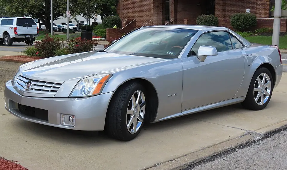 2005 Cadillac XLR, front left, 08-27-2023, photographed in United States