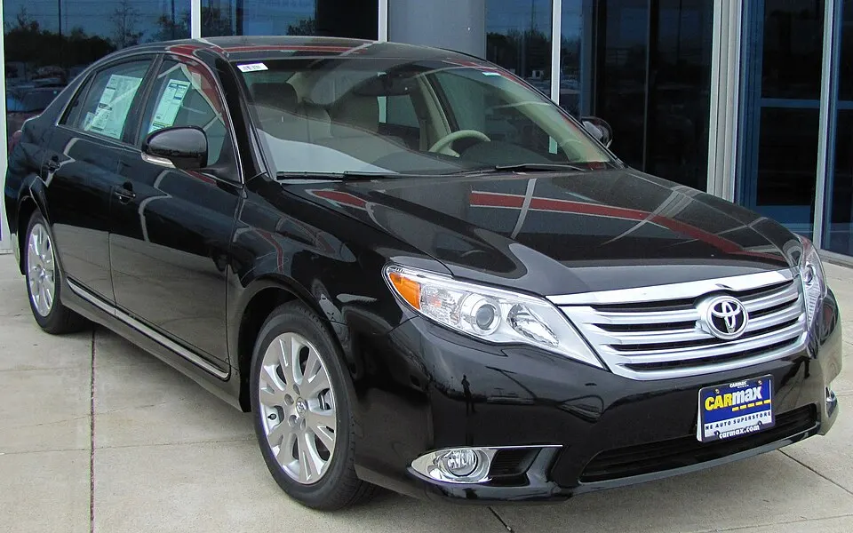 2011 Toyota Avalon -- 04-24-2010, photographed in United States