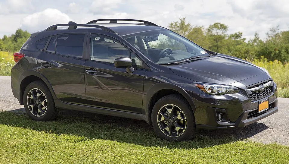 2019 Subaru Crosstrek 2.0 Premium, front right, photographed in United States