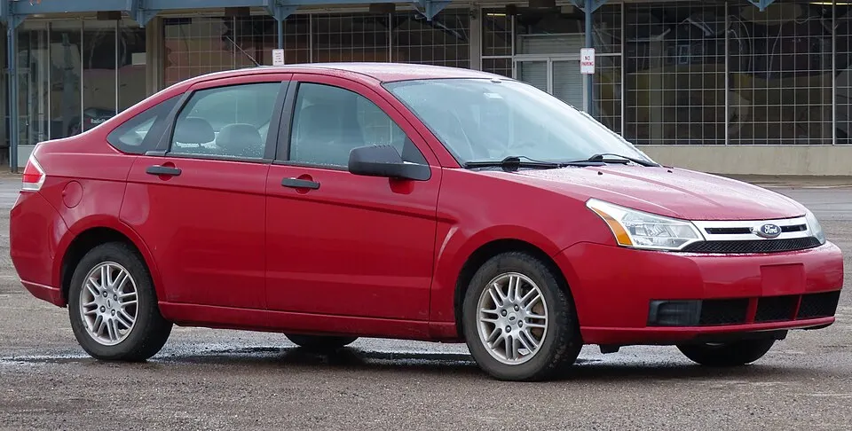 2011 Ford Focus SE, front right, 02-17-2023, photographed in United States