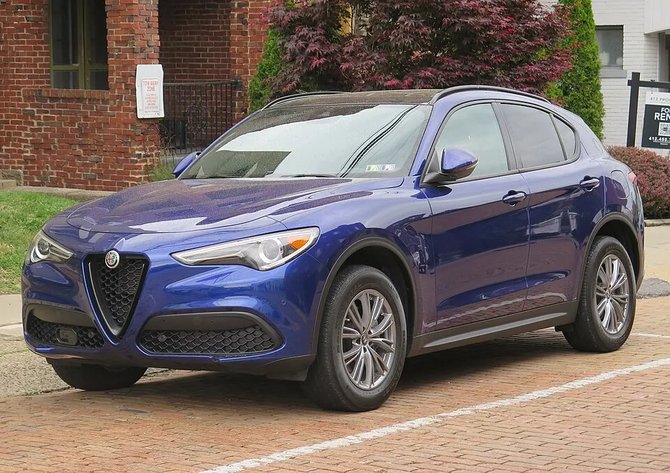 2023 Alfa Romeo Stelvio Sprint in Anodized Blue Metallic, front left, 05-16-2026, photographed in United States