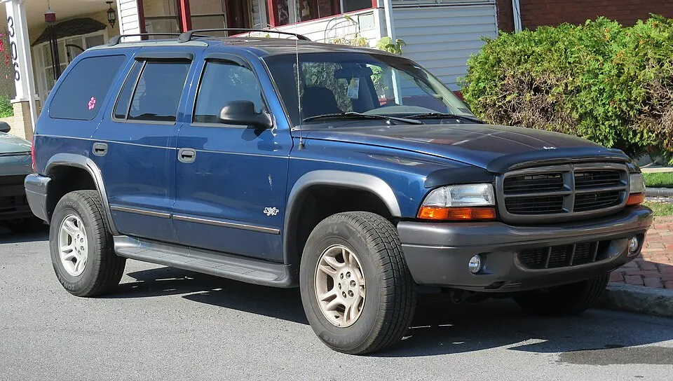 2002 Dodge Durango in Patriot Blue Pearl, front right, 09-20-2025, photographed in United States