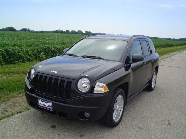 2007 Jeep Compass -- NHTSA 01, photographed in United States