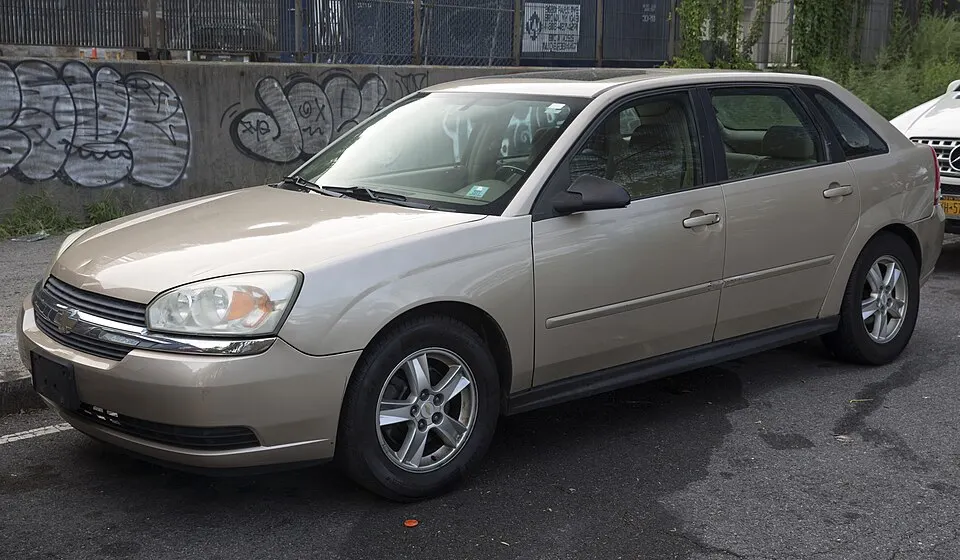 2004 Chevrolet Malibu Maxx LS V6, front left (Harlem), photographed in United States