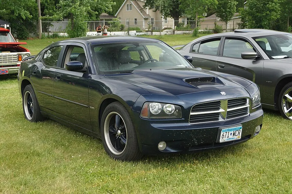 2006 Dodge Charger (35107128456), photographed in United States