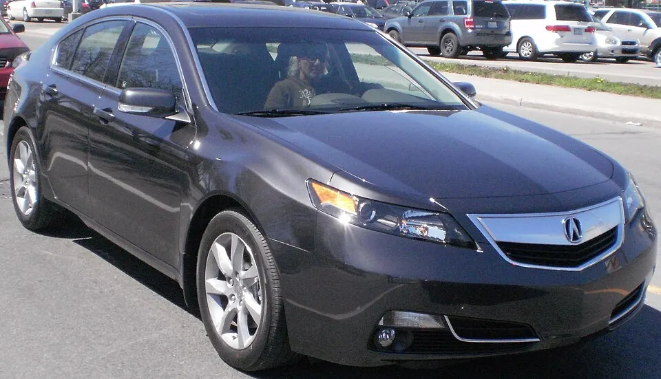 `12 Acura TL, photographed in Canada