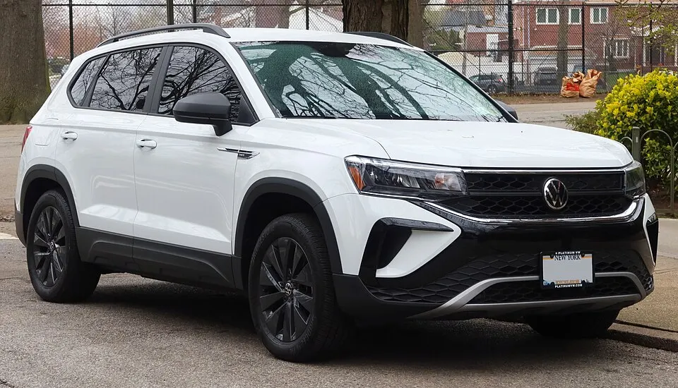 2022 Volkswagen Taos S, front 4.5.23, photographed in United States
