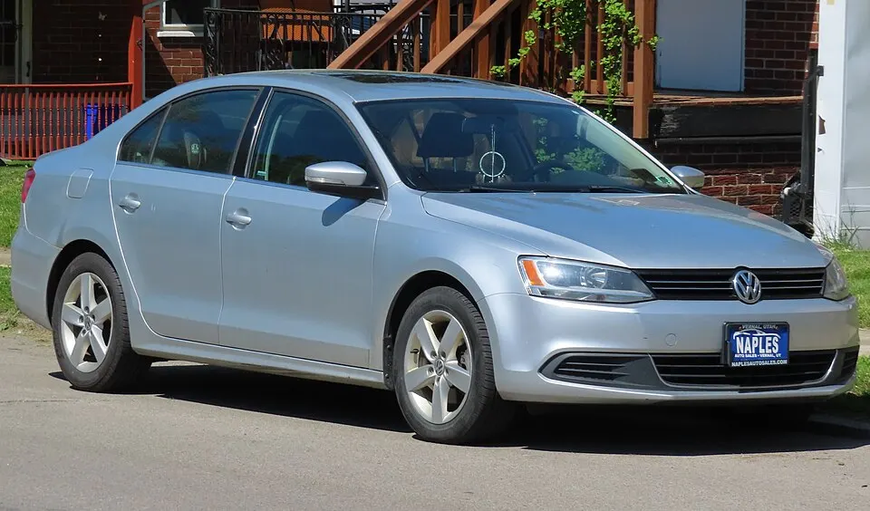 2014 Volkswagen Jetta TDI, front right, 05-09-2023, photographed in United States