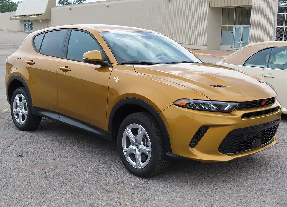 2023 Dodge Hornet GT, front right, 08-05-2023, photographed in United States