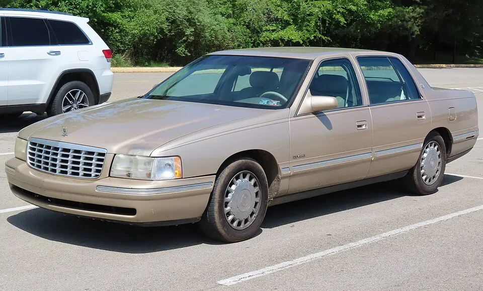 1998 Cadillac DeVille, front left, 05-23-2024, photographed in United States