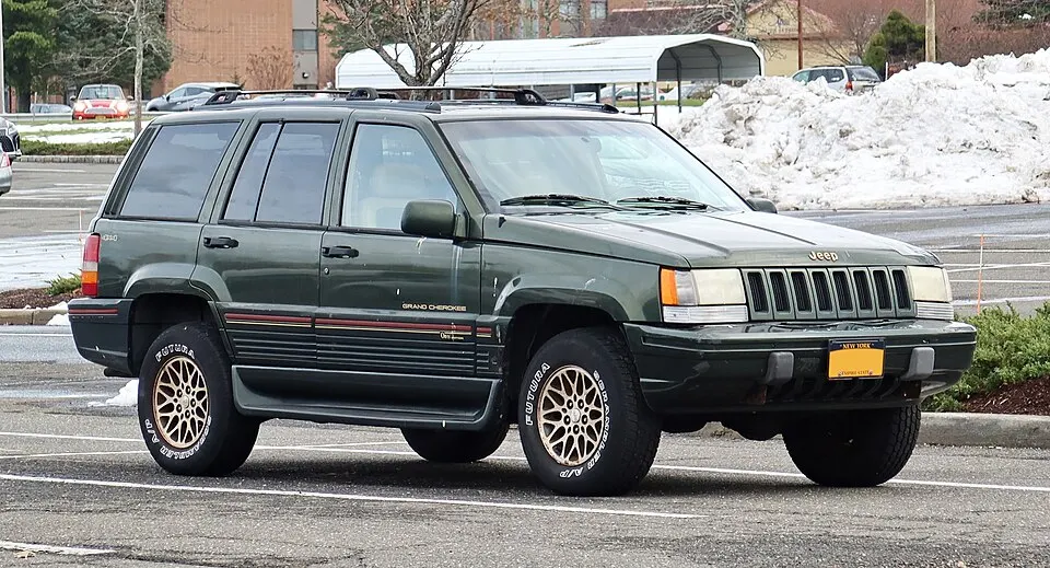 1995 Jeep Grand Cherokee Orvis Edition, front 12.24.20, photographed in United States