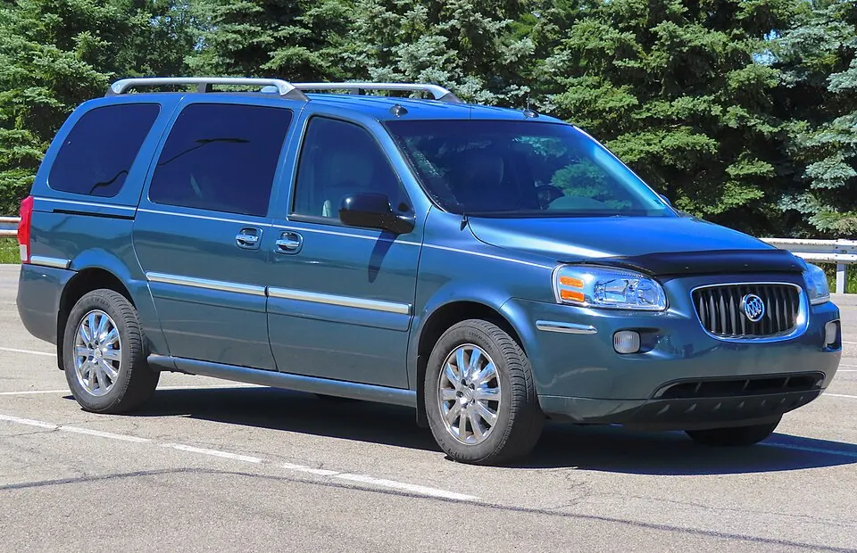 2005 Buick Terraza CXL, front right, 06-16-2021, photographed in United States