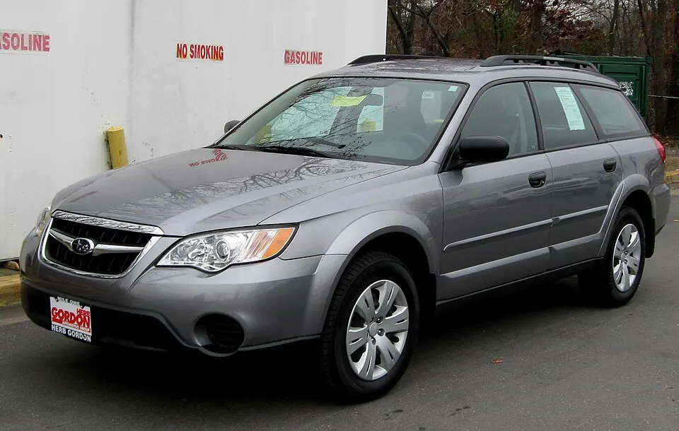 2009 Subaru Outback 2.5i -- 11-23-2009, photographed in United States