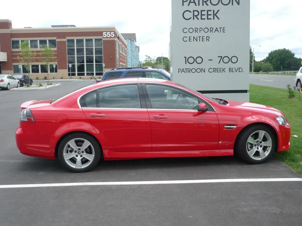 2008 Pontiac G8 GT sedan 02, photographed in United States