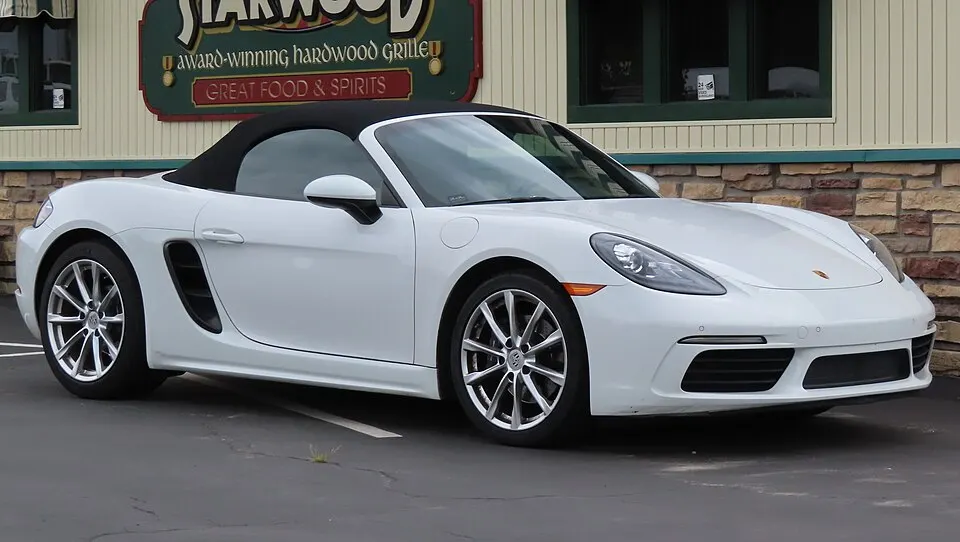 2018 Porsche 718 Boxster, front right, 08-17-2023, photographed in United States