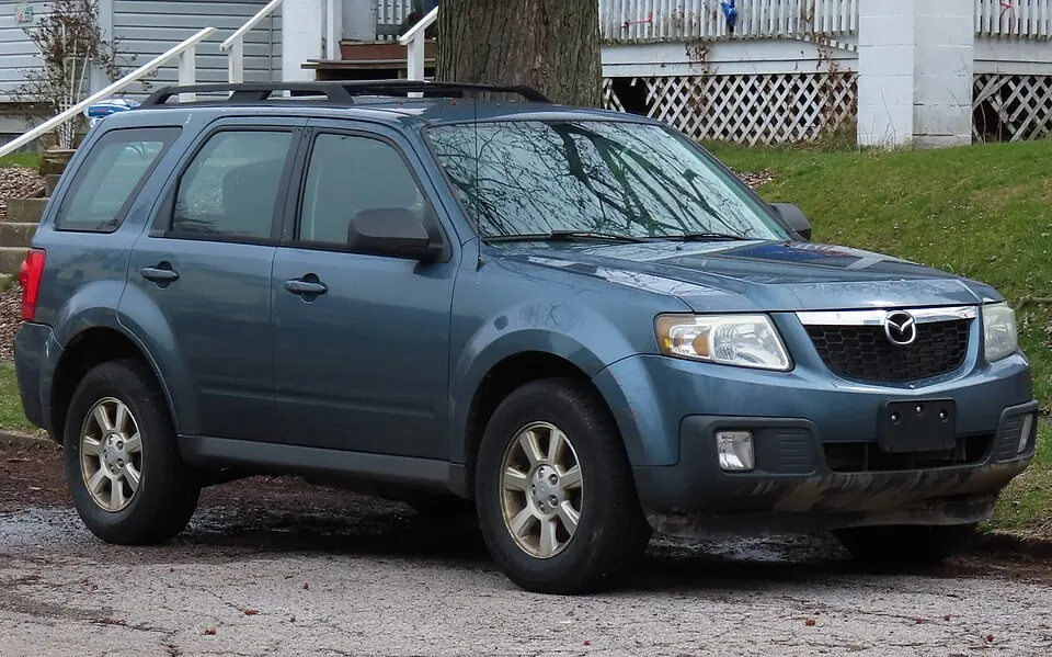 2011 Mazda Tribute i Sport 4WD, front right, 03-24-2023, photographed in United States